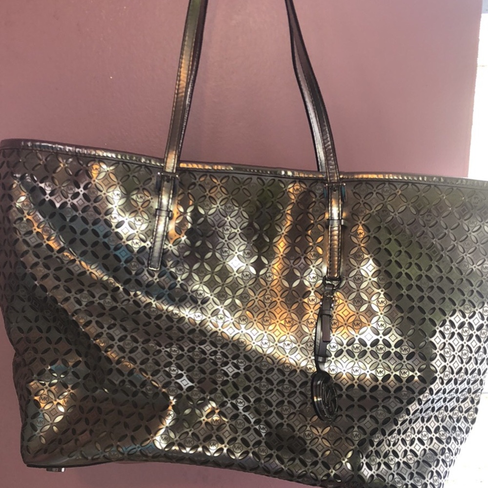 MK tote